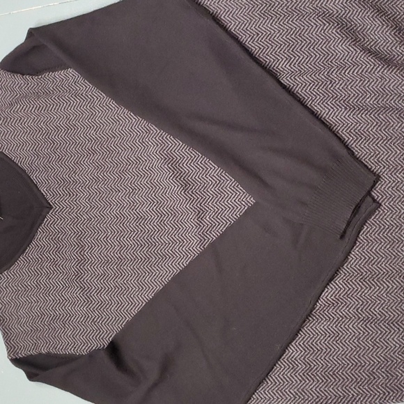 Apt 9, men's black and gray sweater. 100% Merino wool.  Size large. Light weight - Picture 1 of 10